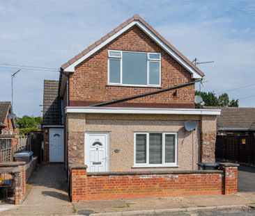 2 bed Flat To Let - Photo 6