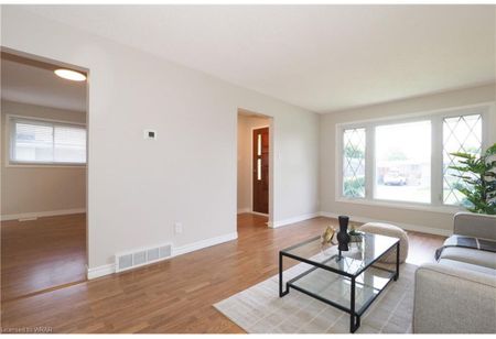 For Lease - 86 Overlea Crescent Unit# Main, Kitchener, Ontario - Photo 3