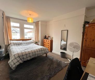 5 bedroom semi-detached house to rent - Photo 6