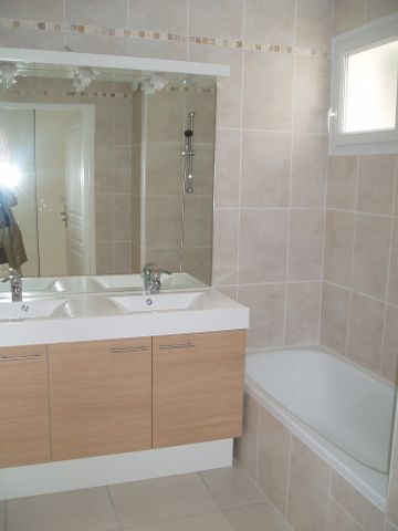 Location Appartement 3 pièces 62m² NICE 06200 - Photo 5