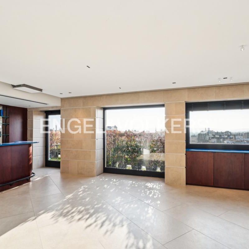 Location Appartement 3 pièces Meublé 141m² PARIS 16ème - Photo 1