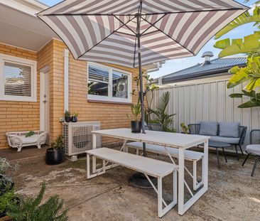 This one stands out from the rest! - Photo 3