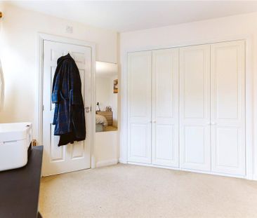 4 bedroom semi-detached house to rent - Photo 4