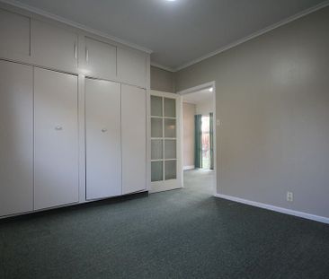 Charming 2BR Unit in Otaki Centre - Photo 3