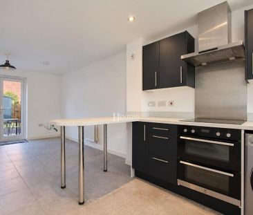 3 bedroom terraced house to rent - Photo 6