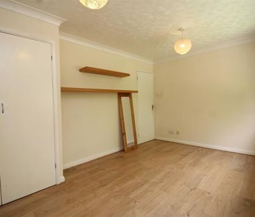 Juniper Crescent, Longthorpe, Peterborough - Photo 3