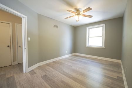 For Lease - 11 Mississauga Road Unit# Upper, Mississauga, Ontario - Photo 2