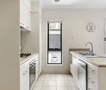 Home looking for its new renters - Photo 4
