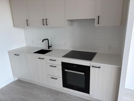 1008 1 Quarrington Lane - Photo 3