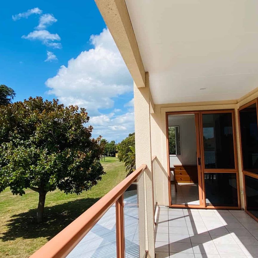 Executive apartment with views - Photo 1