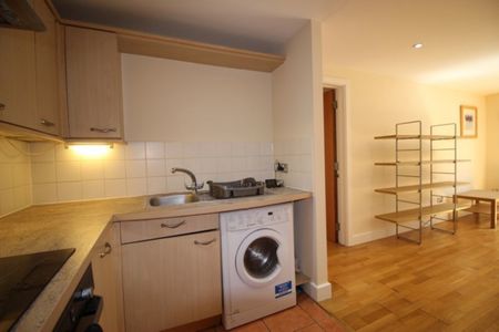 2 bed Apartment for Rent - Photo 5