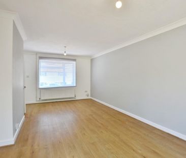 4 bedroom House To Let - Photo 4