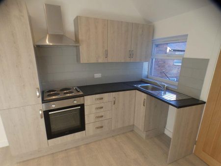 1 bedroom flat to rent - Photo 3