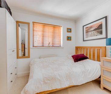 To Let 2 Bed Apartment - Photo 6