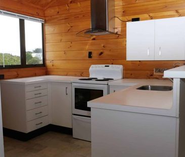 Charming Lockwood Family Home in Raumati South - Photo 4