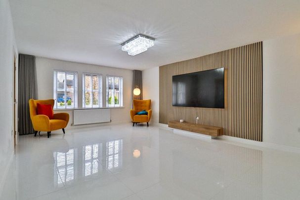 5 bedroom detached house to rent - Photo 1