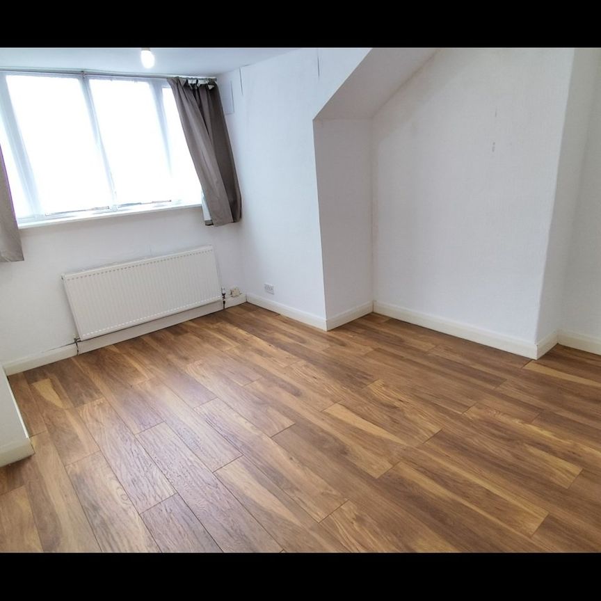 2 Bed Terraced House, Rydall Street, LS11 - Photo 1