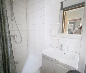 A LOUER AVIGNON (84000) INTRA-MUROS : charmant T1 BIS meublé - au c... - Photo 2