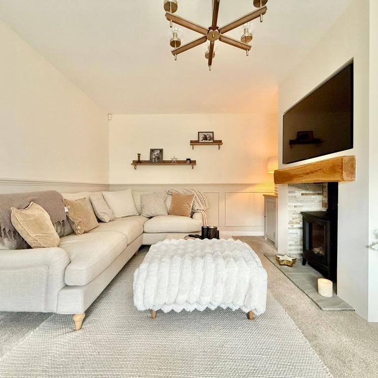 4 bedroom semi-detached house to rent - Photo 1