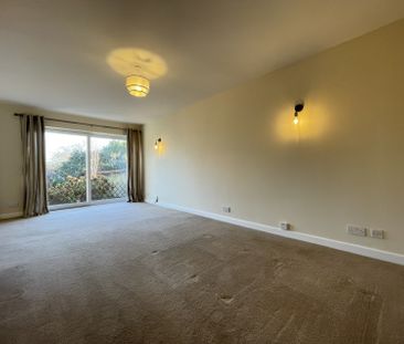 East Avenue, Exeter - Photo 2