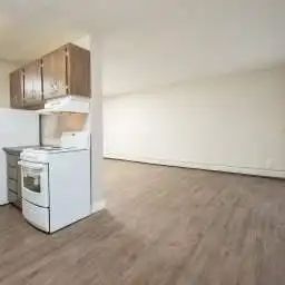 METRO PARK PLACE — 2 bdrm, 2 LEVELS - Photo 1