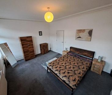 4 bedroom flat share to rent - Photo 1