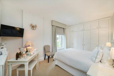 Carlyle Court, Chelsea Harbour, SW10 - Photo 2