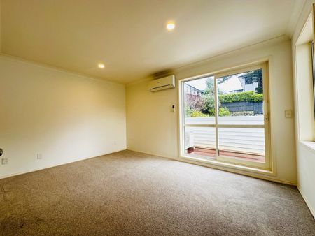 14B Bowling Avenue, Epsom – Renovated 5-Bedroom Standalone Home! - Photo 3