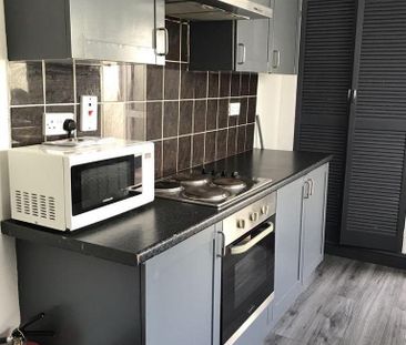 2 bedroom house to rent - Photo 3