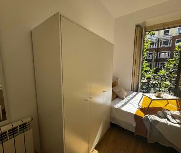 Calle de Trafalgar, Madrid, Community of Madrid 28010 - Photo 6