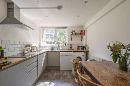 3 bedroom flat to rent - Photo 5