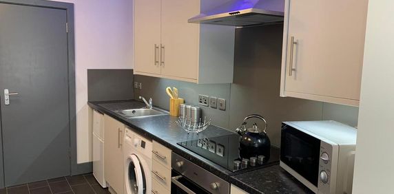 1 bedroom private hall to rent - Photo 2