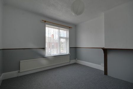 3 bedroom flat to rent - Photo 5