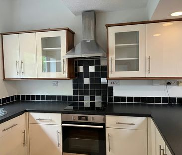 Terraced House to rent on - Photo 1