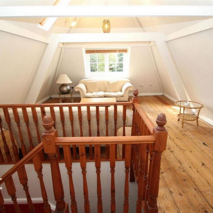 1 bedroom coach house to rent - Photo 1
