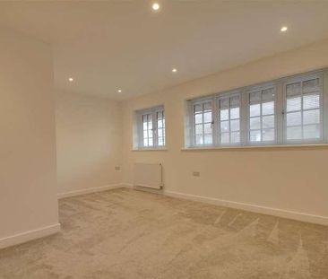 Tudor Court, Ferringham Lane, Ferring, Worthing, BN12 - Photo 6