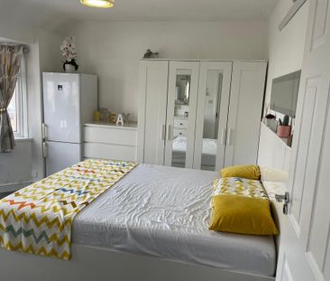 1 bedroom in a house share to rent - Photo 6