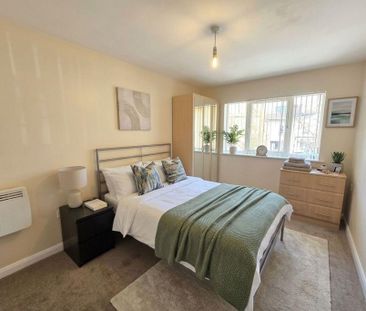 2 bedroom flat to rent - Photo 2