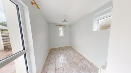 2 bedroom terraced house to rent - Photo 3