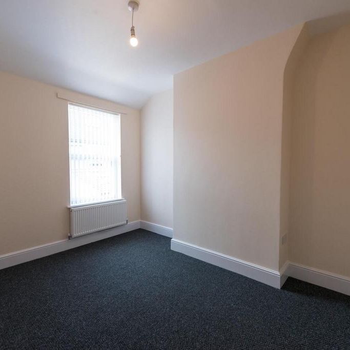 4 bedroom terraced house to rent - Photo 1