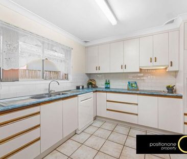 Move in before Christmas! Ideal location! - Photo 2