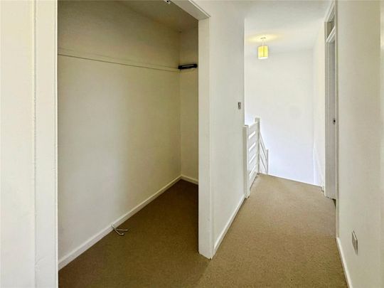 3 bedroom end of terrace house to rent - Photo 1