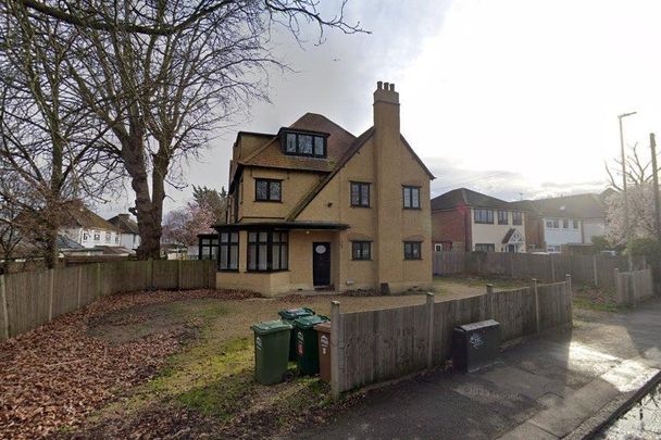 Green Lane, Shepperton TW17, London - Photo 1
