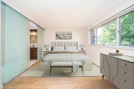 Woodsford Square, West Kensington, W14 - Photo 4