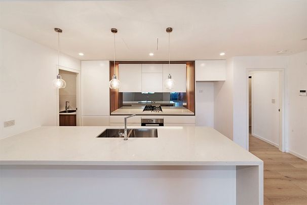Luxury Water Front Property - Photo 1