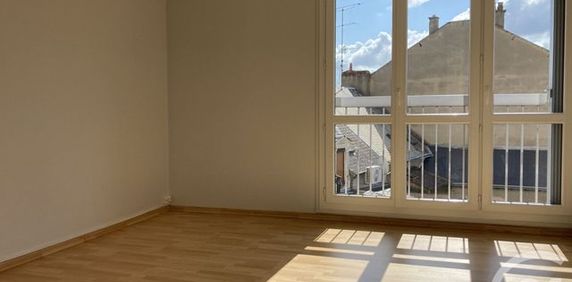 Appartement Studio à louer 2 pièces - 34 m2 CHATEAUROUX - 36 - Photo 2