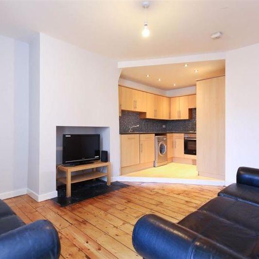 3 bedroom flat to rent - Photo 1