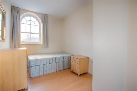 Nightingales, Bishops Stortford, Hertfordshire - Photo 5