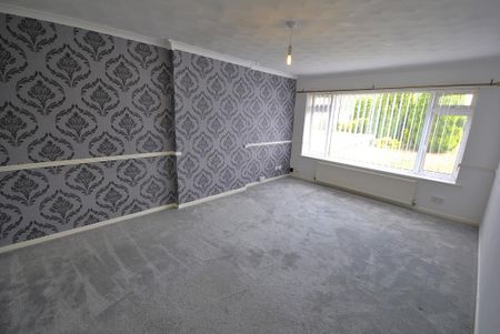 2 bedroom semi-detached bungalow to rent - Photo 2