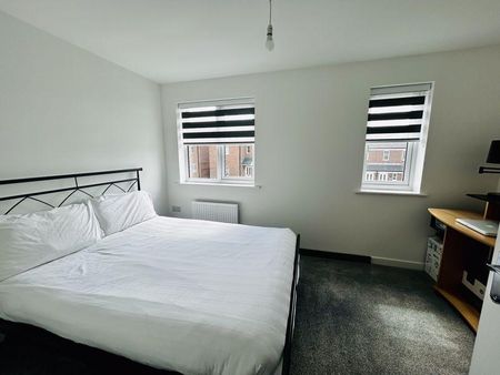 2 bedroom semi-detached house to rent - Photo 5